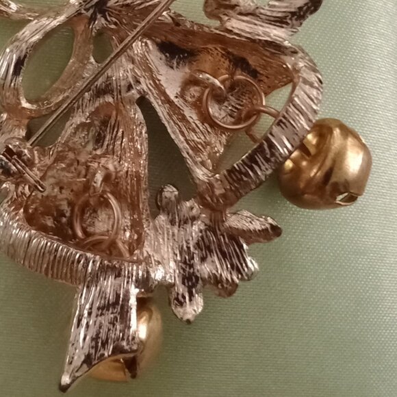 Christmas Bells Brooch - Picture 4 of 5